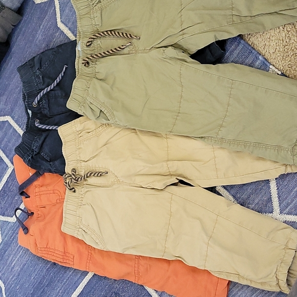 12 Lot of Toddlers Boy Pants - Picture 2 of 7